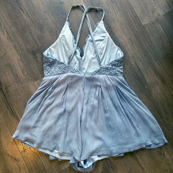Blue chiffon Flair Short Romper with Lave Details size L Criss Cross Back Straps - Picture 3 of 4
